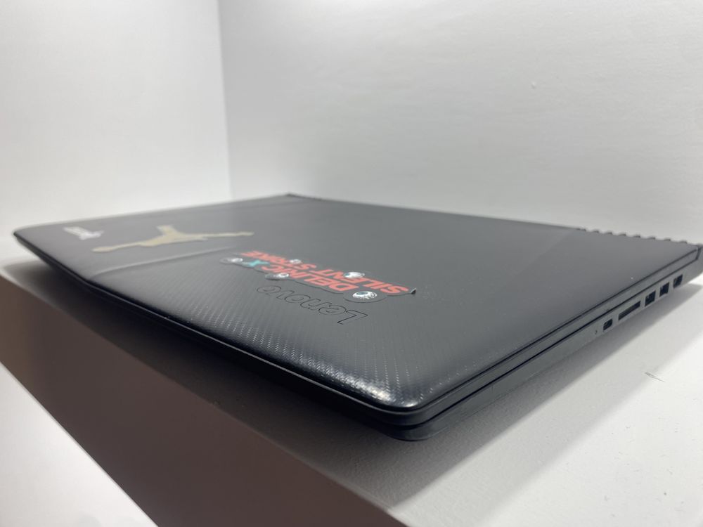 Laptop Gaming Lenovo Legion Y520-15IKBN cu procesor Intel Core® i5-730