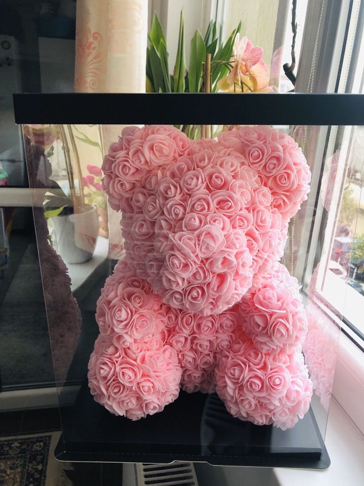 Urs roz din trandafiri 40 cm in cutie
