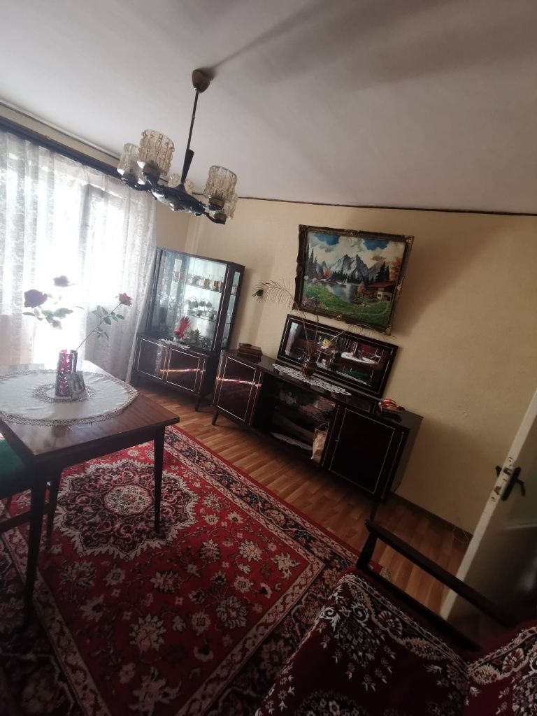 Vând apartament ultracentral strada Primăverii