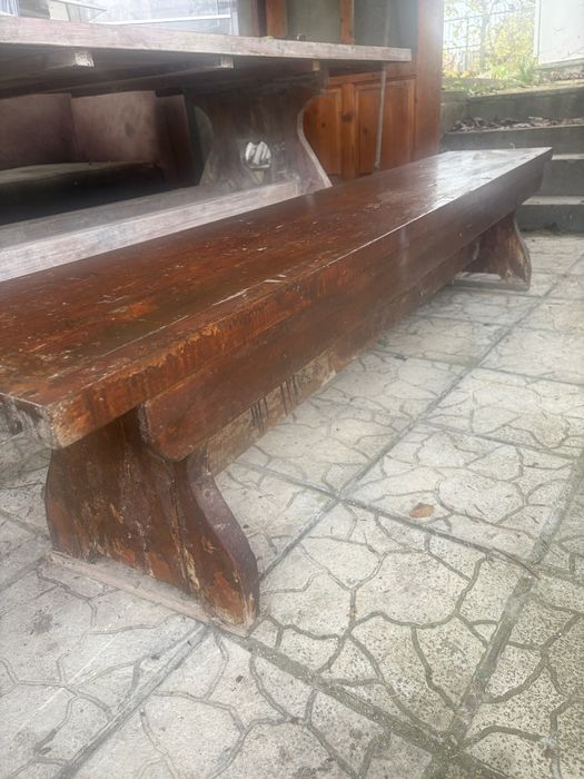 Маса от масивно дърво