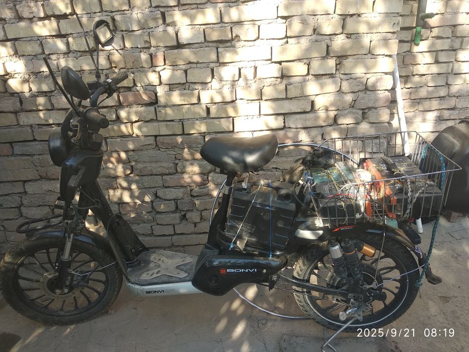 Skuter sotiladi bonvi