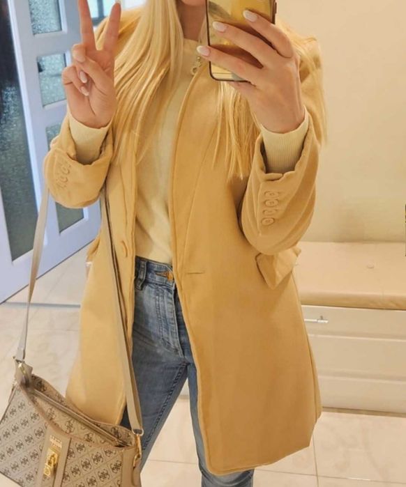 Топло бежово палто S