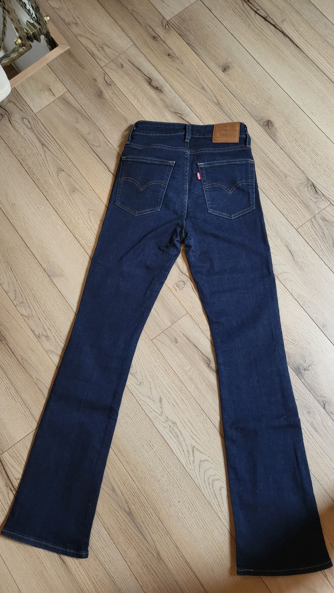 Set 2 perechi de blugi/ jeans Levi's fete/femei mărimea 25 și 26