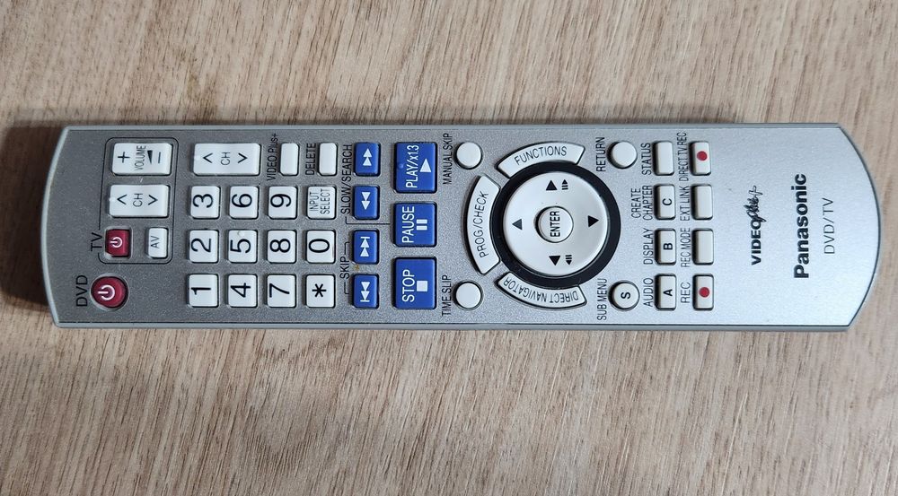 DVD recorder cu HDD 250 GB Panasonic DMR-EH65