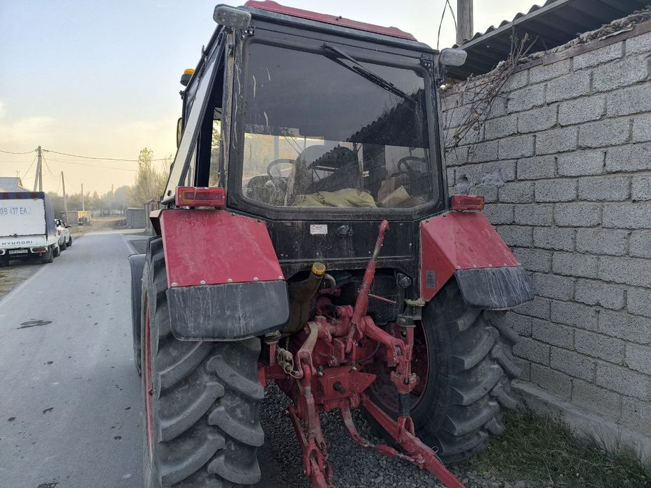 Belarus 892 2traktori sotiladi