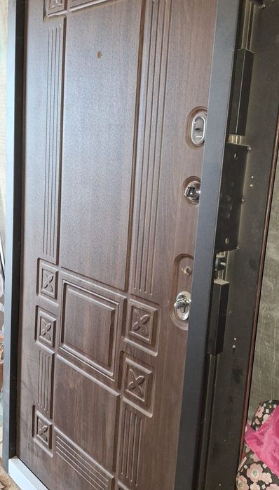 Продам дверь новую