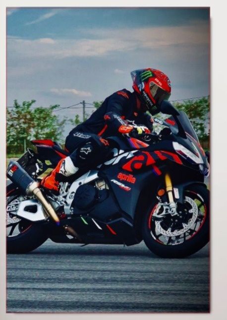 Aprilia rsv4 1100 factory/brembo/ohlins/akrapovic