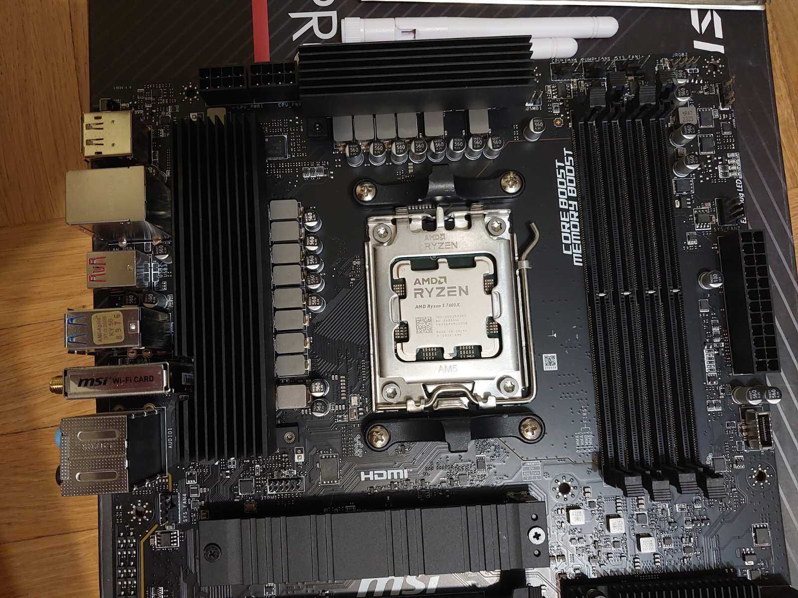 AMD Ryzen 7 7700X + MSI Pro B650-S Wi-Fi