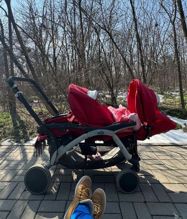 Коляска для двойни (близняшек)