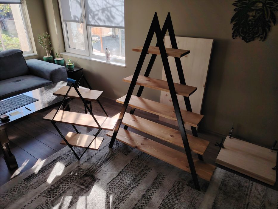 Етажерки в индустриален стил