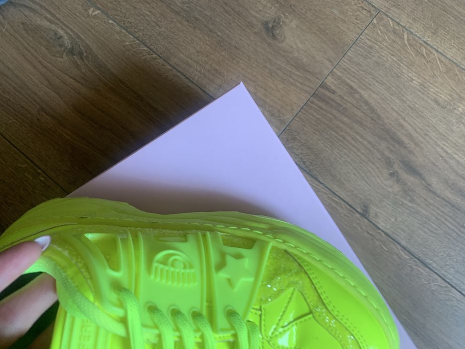 Chiara Ferragni сникърси