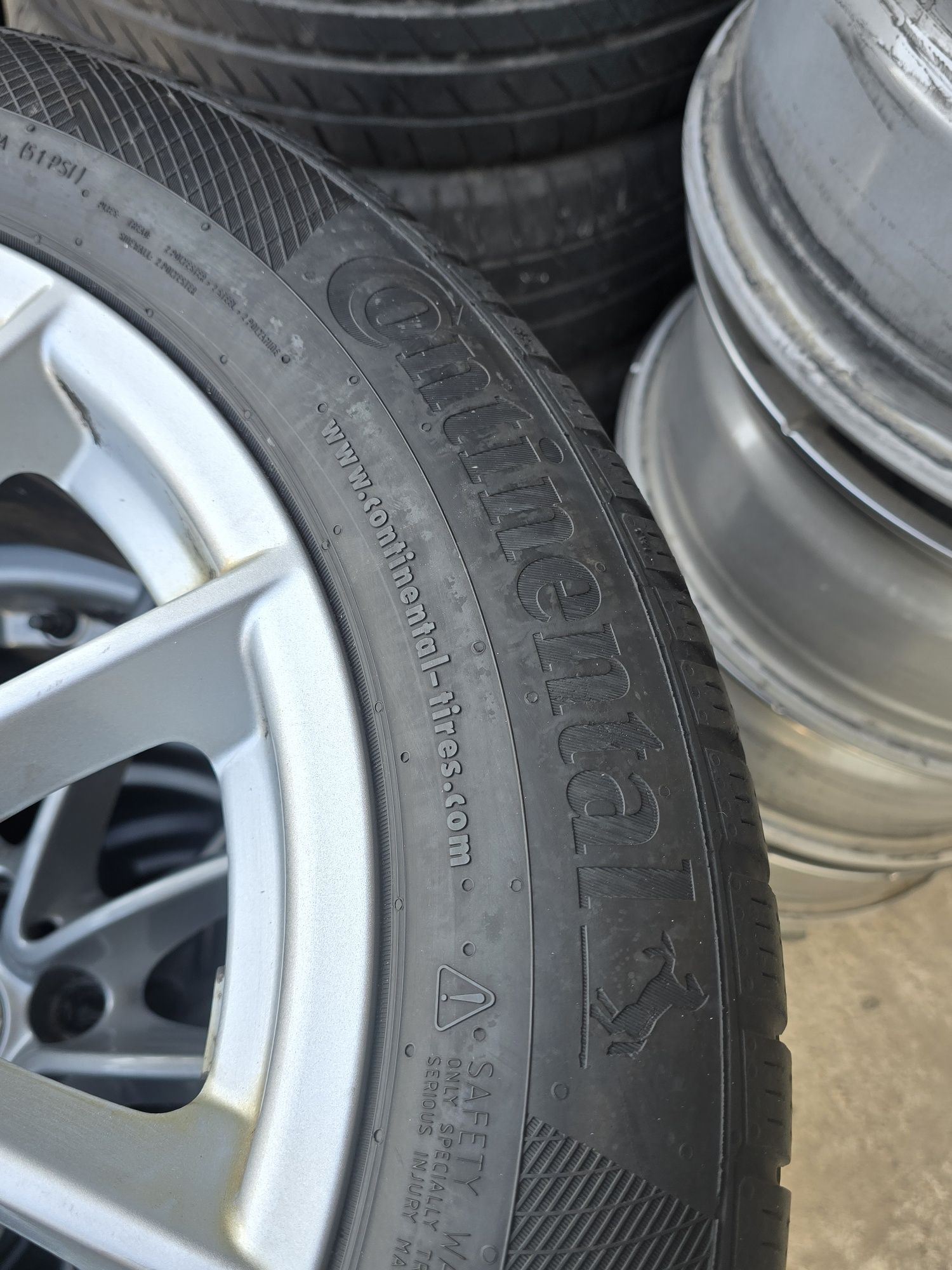 4 Броя 225/55/17 Continental 2x6mm 2x5mm RunFlat