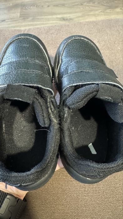 Маратонки Adidas - номер 27