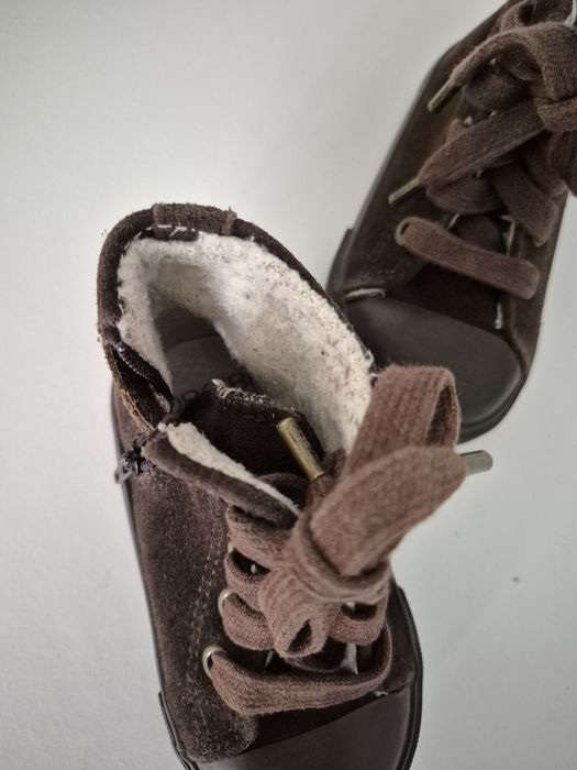 Ghetute copii marimea 23