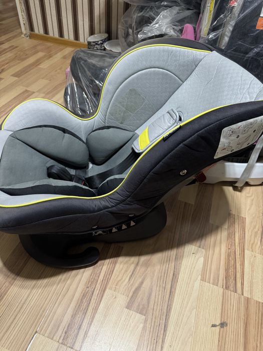 Автокресло с рождения до 5 лет, до 25 кг, есть сидячее и лежачее