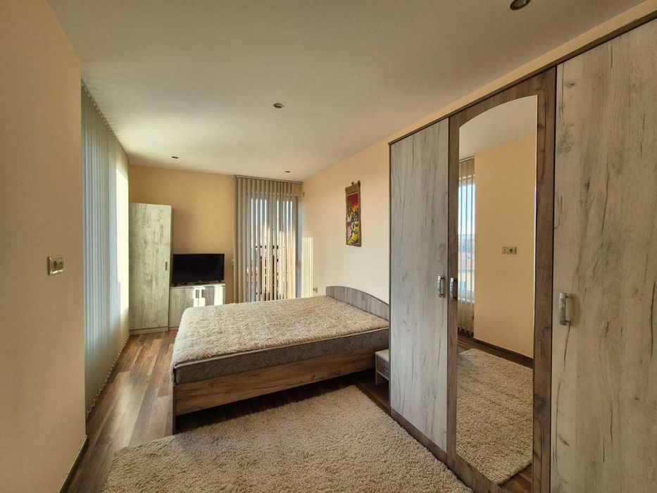 Продава се Тристаен апартамент в Русе, Център - 90 кв.м за 2212 €/кв.м - Снимка #9