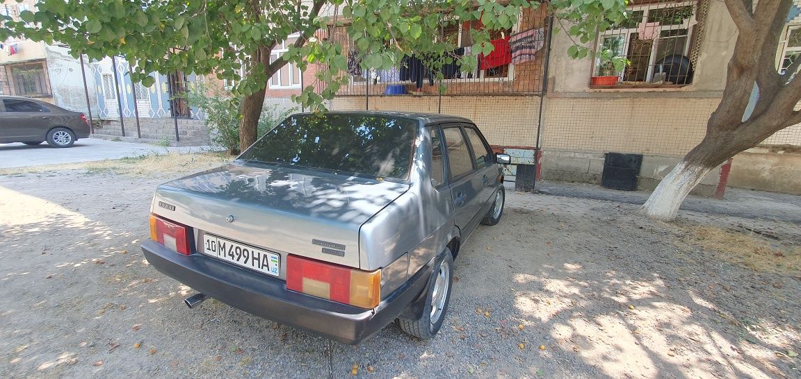 Лада 99 год выпуска 2001