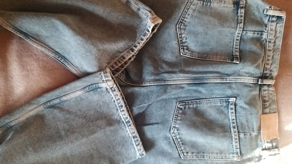 Нов черен елегантен панталон с колан , и дънки уникални Mango