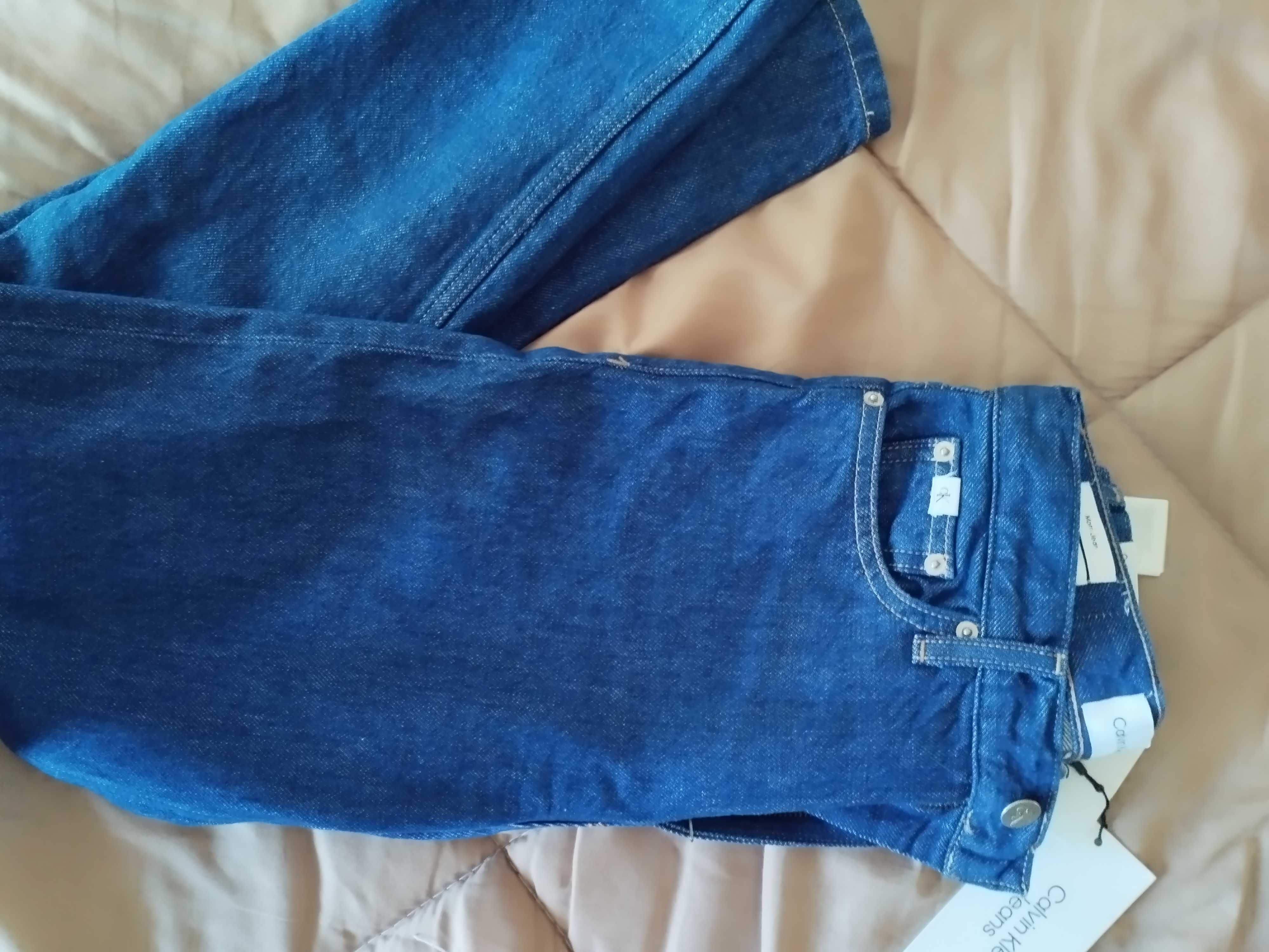 Дънки Calvin Klein mom
