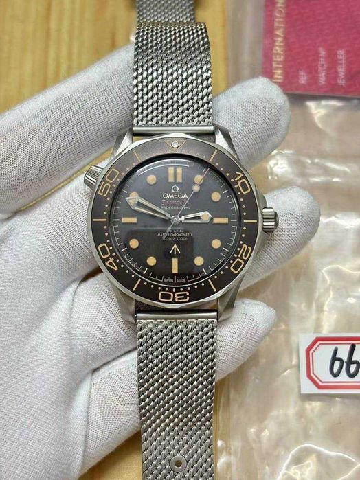 Omega seamaster divee 300m titanium