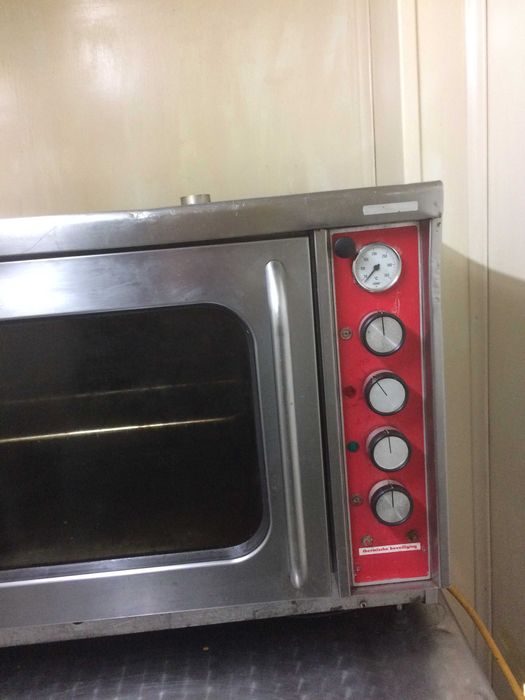 Продавам конвектомат Бертос , цена 770лв.