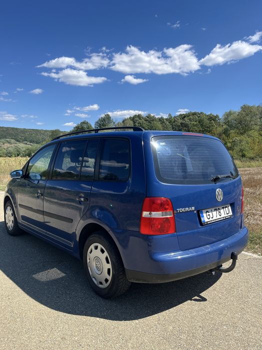 Vând Volkswagen Touran 2004