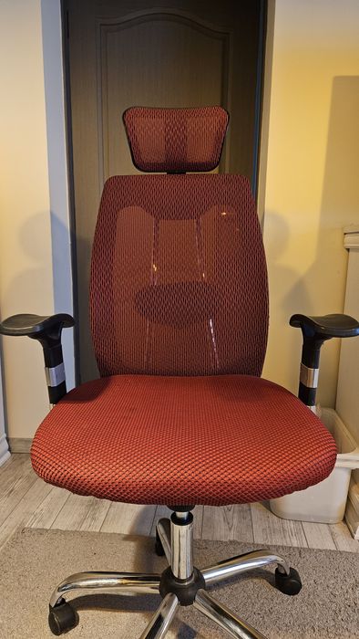 Scaune ergonomice premium Ergohuman V1 si V2 – proveniență firmă IT