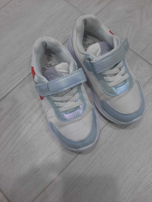 Маратонки с" Ариел "