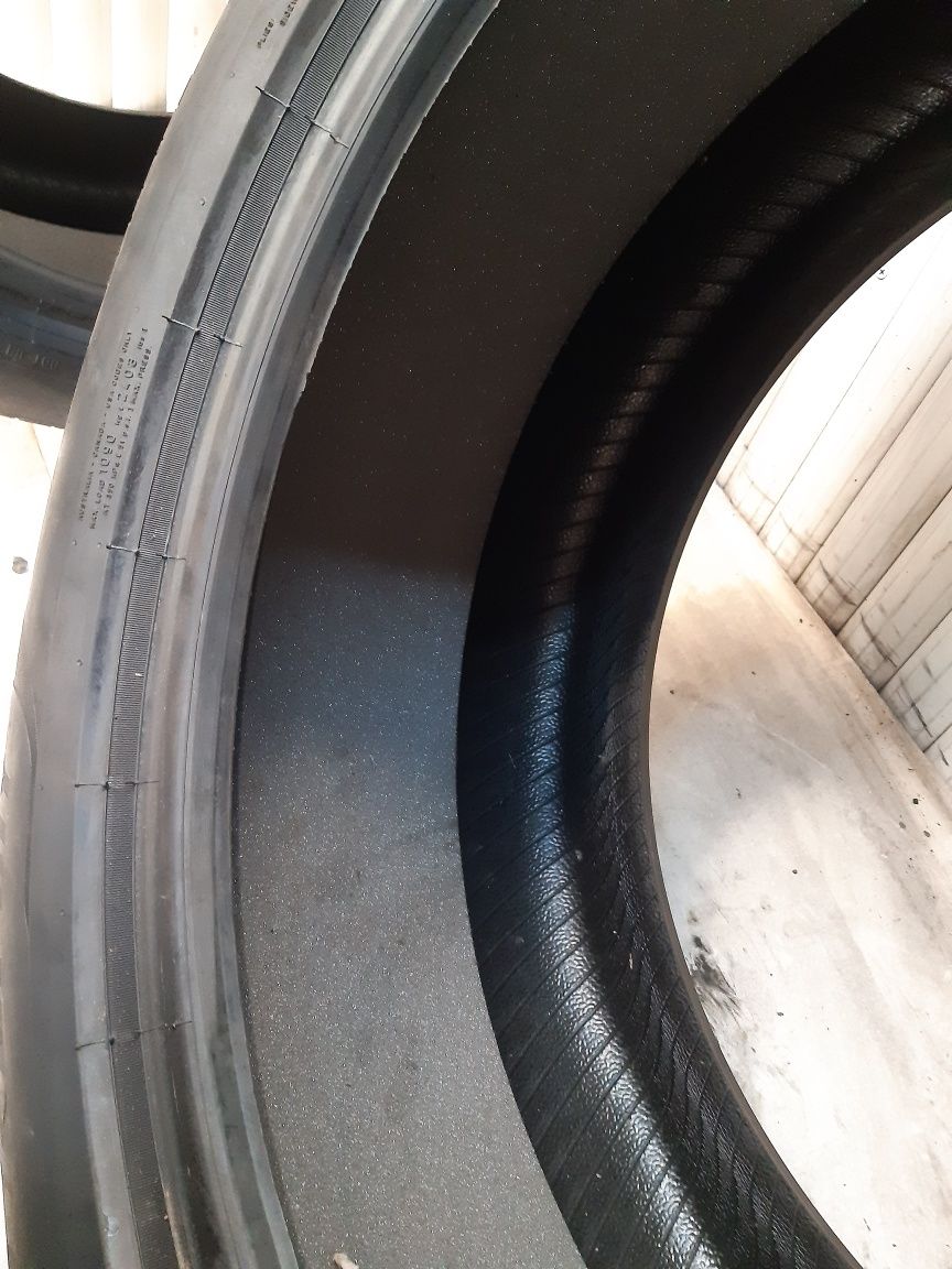 315/40/21  2×Pirelli 111y dot 4919 vara     4,83mm