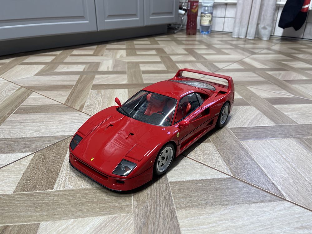 Macheta Ferrari F40 1:12 Norev
