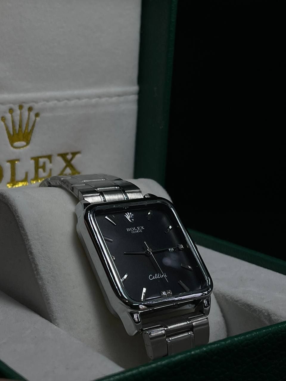 Часы Rolex продается