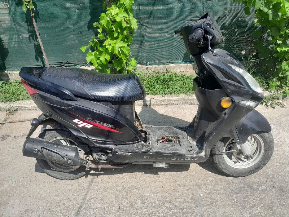 Vând scuter gy6 ...