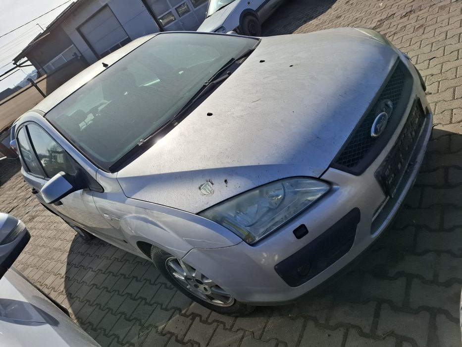 Elemente Caroserie Ford focus 2 Sedan 1.6Tdci An 2007