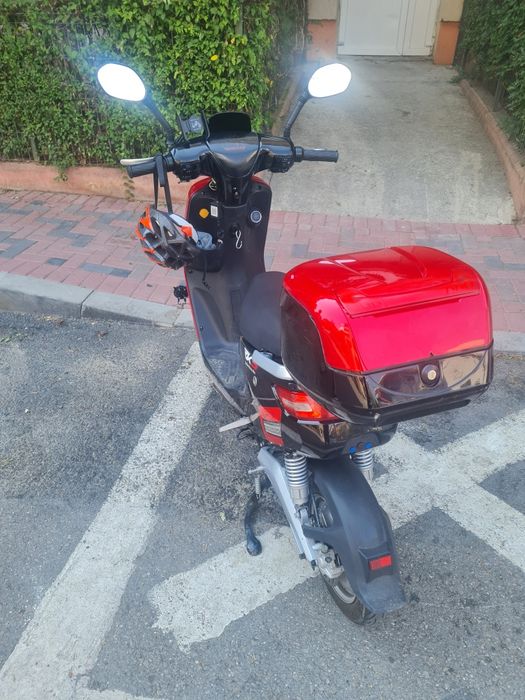Vând scuter electric