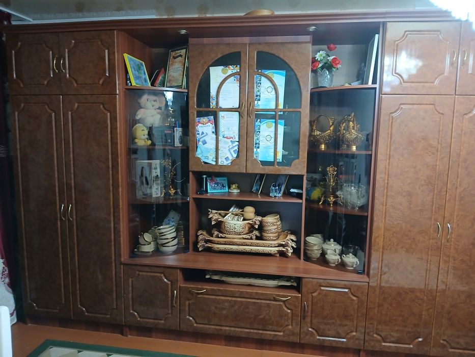 Продам стенку в зал