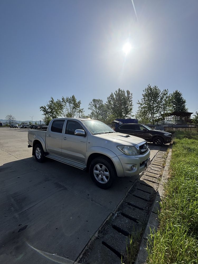 Toyota hilux.