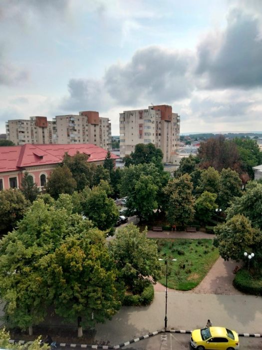 Vand apartament zona centrala complet mobilat si utilat