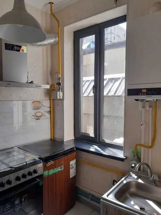 Продается 1-комнатная квартира на Юнусабад-4, Паспортный стол !