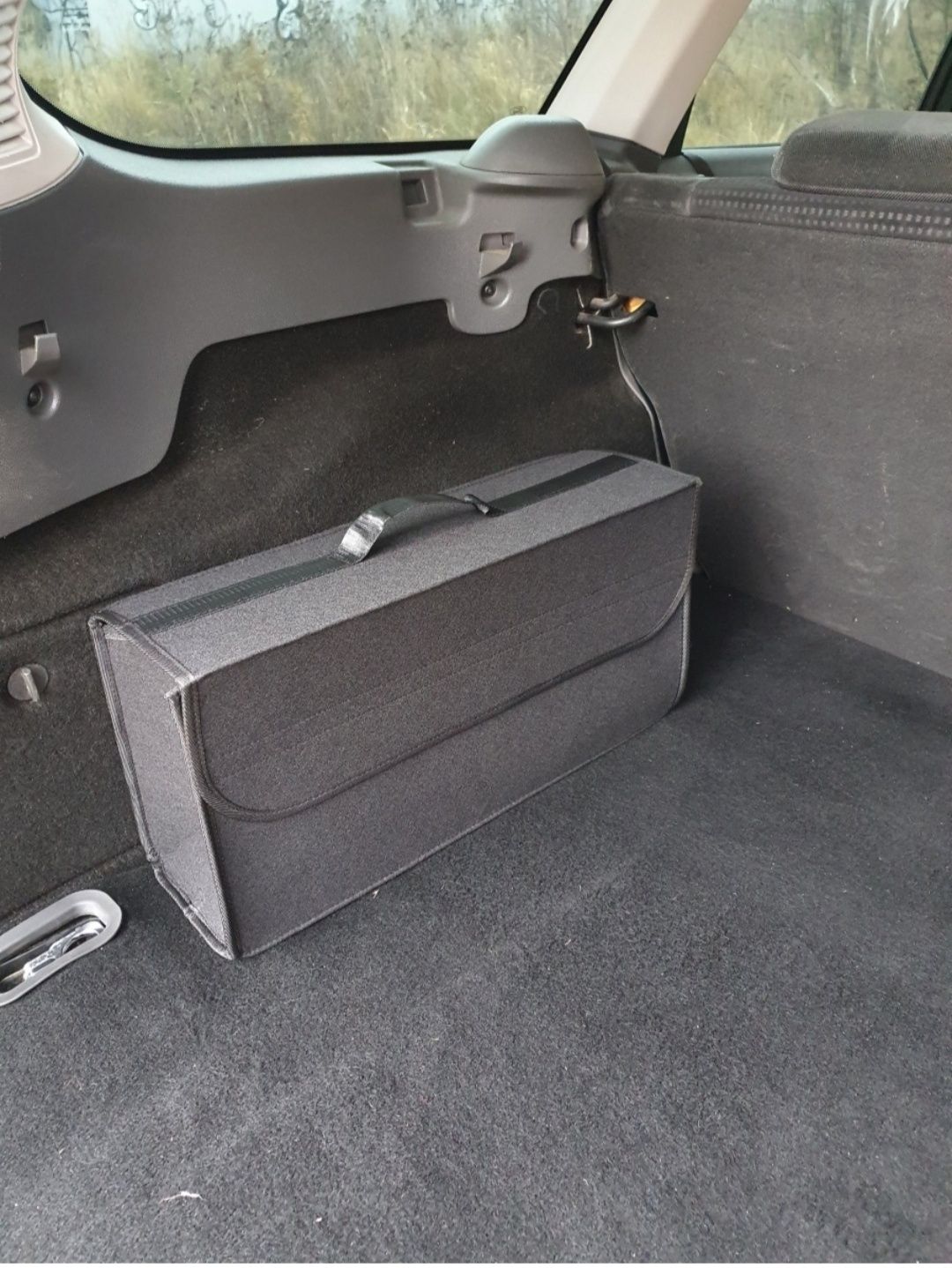 Противоскользящий коврик в авто на панель и органайзер в багажник