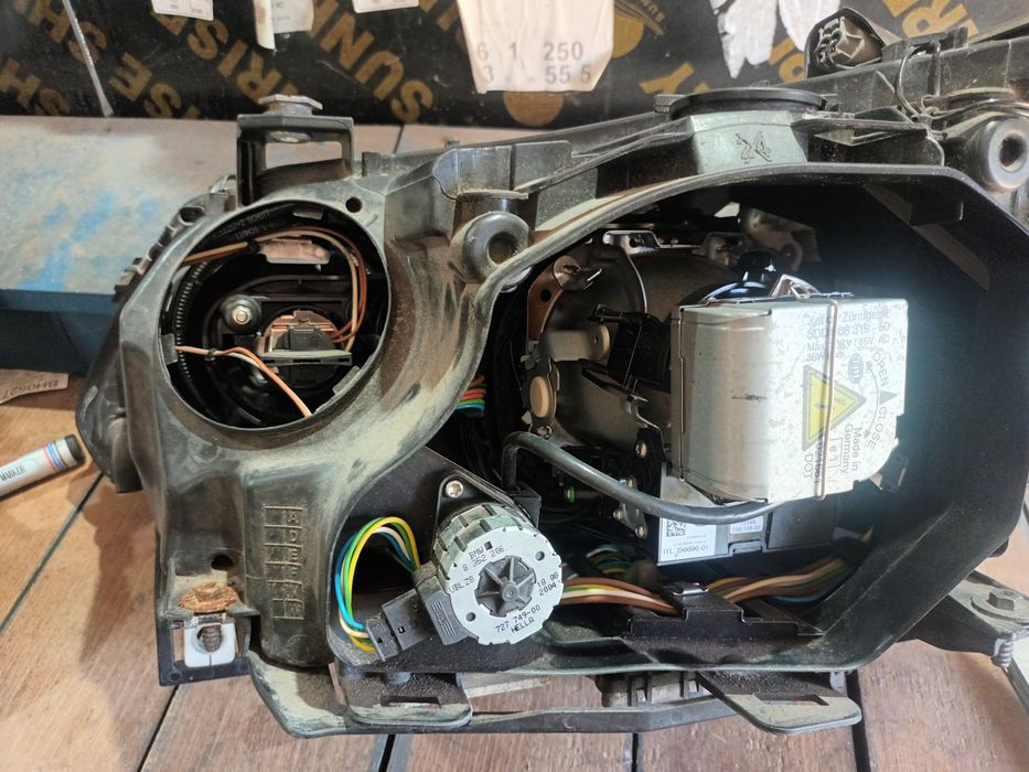 десен фар за бмв е60 е61 ксенон динамик драйв BMW E60 E61 XSENON