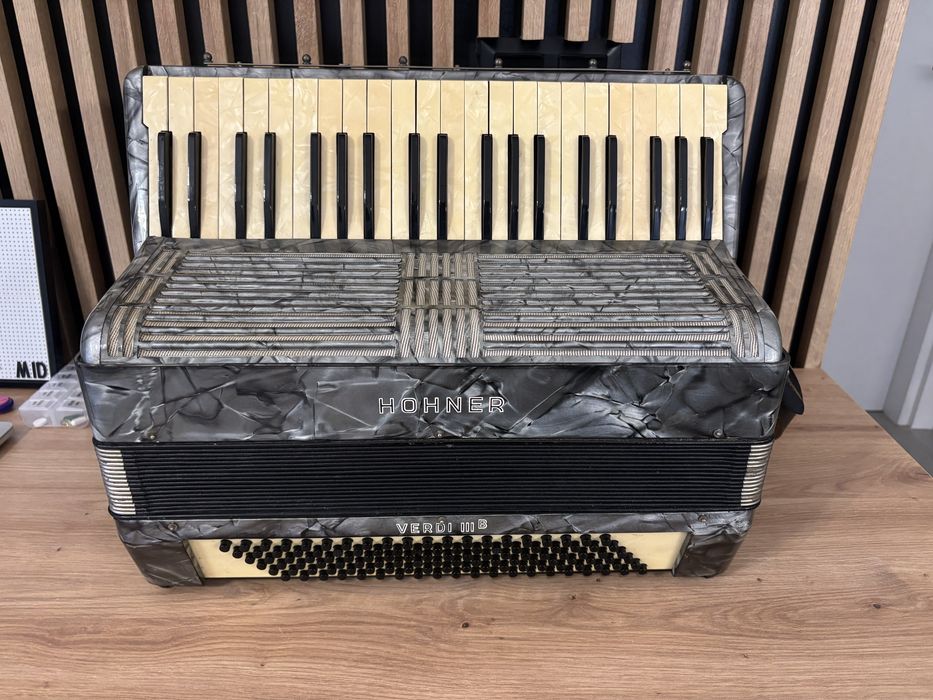 Acordeon Hohner Verdi 3 cu 120 de basi Vergea