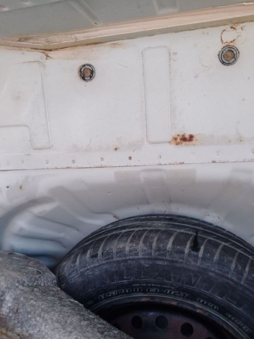 Nexia 1 1999 sotiladi