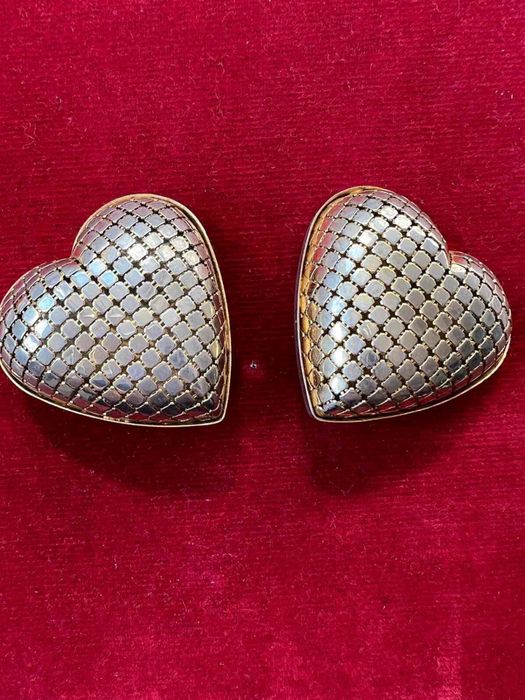 Бижута-обеци, гривни, брошки,синджири