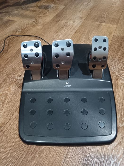 Руль Logitech G27