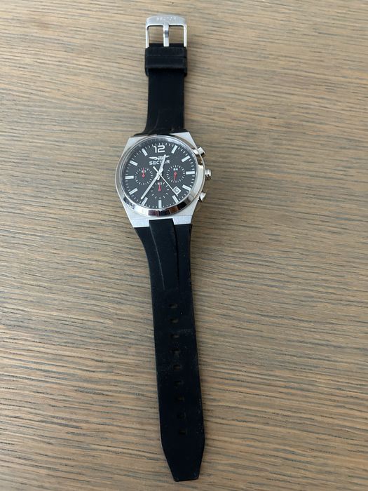 Продавам чисто нов оригинален часовник Sector No Limits C300.