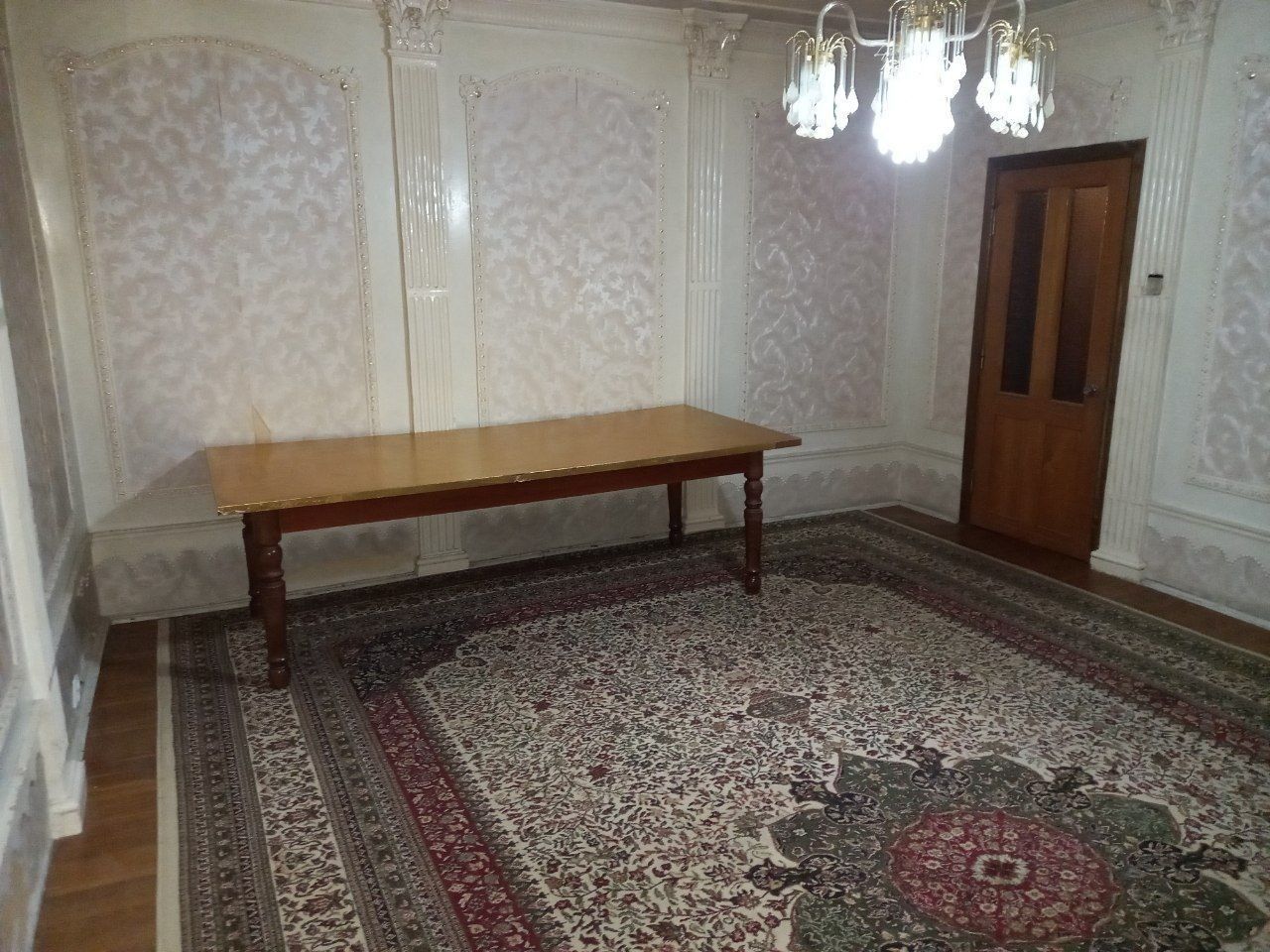 Продам Квартиру:
Ташкент -
Район - Чиланзар 19 квартал 
Ориентир - Боз