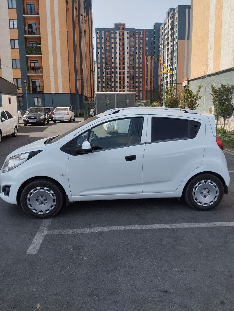 Chevrolet Spark 2012 1.0 L