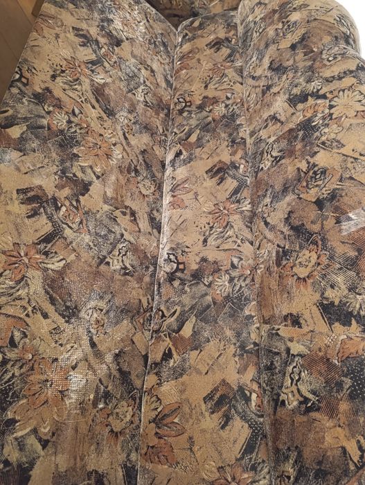 Canapea extensibila din pluș și lemn masiv