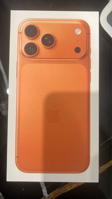 IPhone 17 Pro Max Orange с увеличенной батареей esim