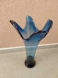 37см.Прелестна ваза от синьо стъкло